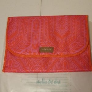 Stella & Dot- Pink Aztec Hang On
